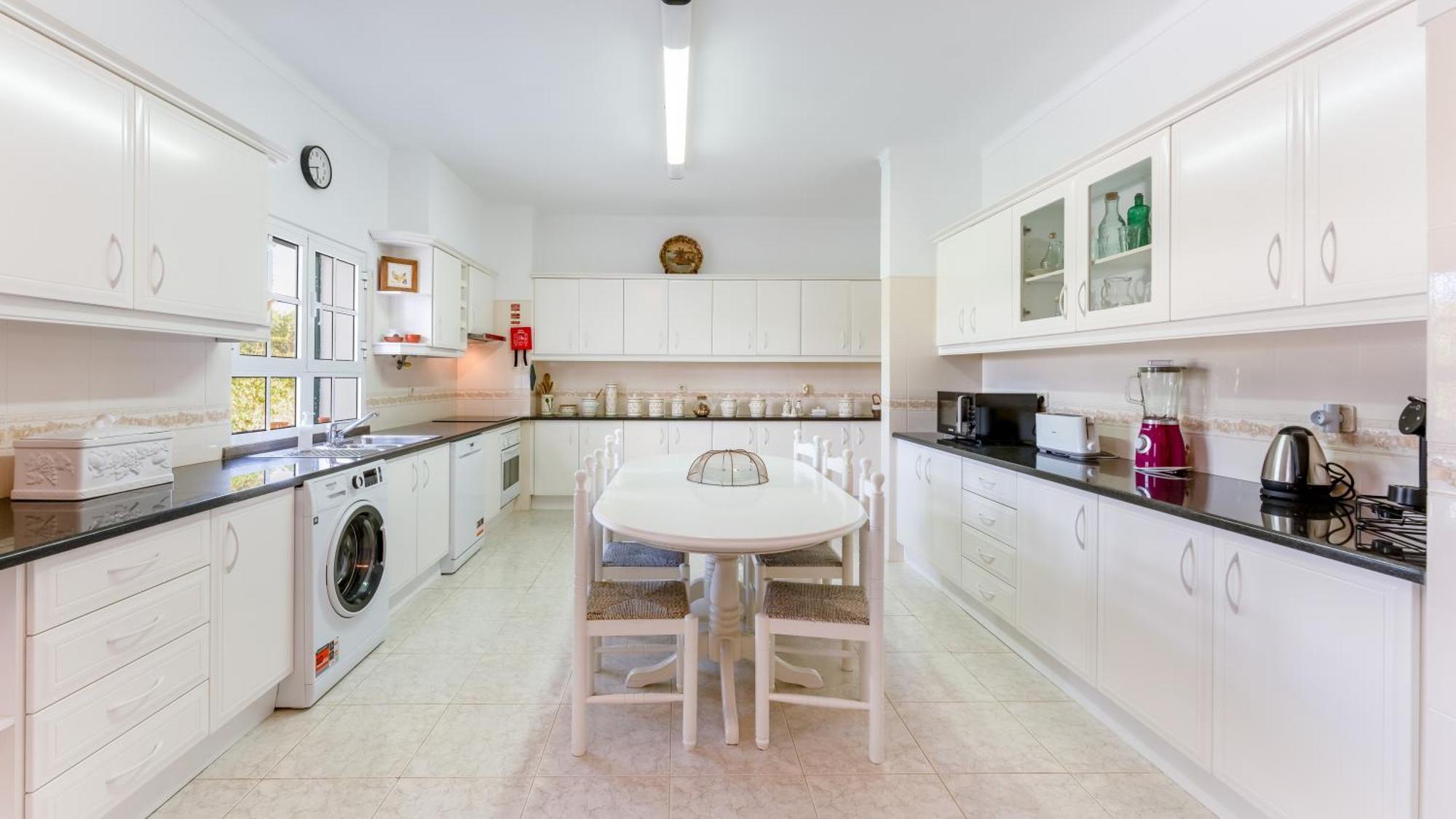 Sunny & Calm 4 Bdr House W/ Pool By Lovelystay Santo Estevao  Buitenkant foto