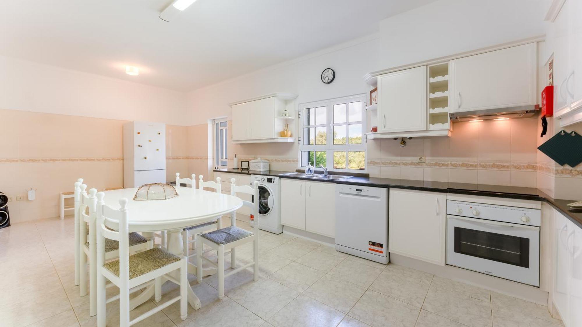 Sunny & Calm 4 Bdr House W/ Pool By Lovelystay Santo Estevao  Buitenkant foto