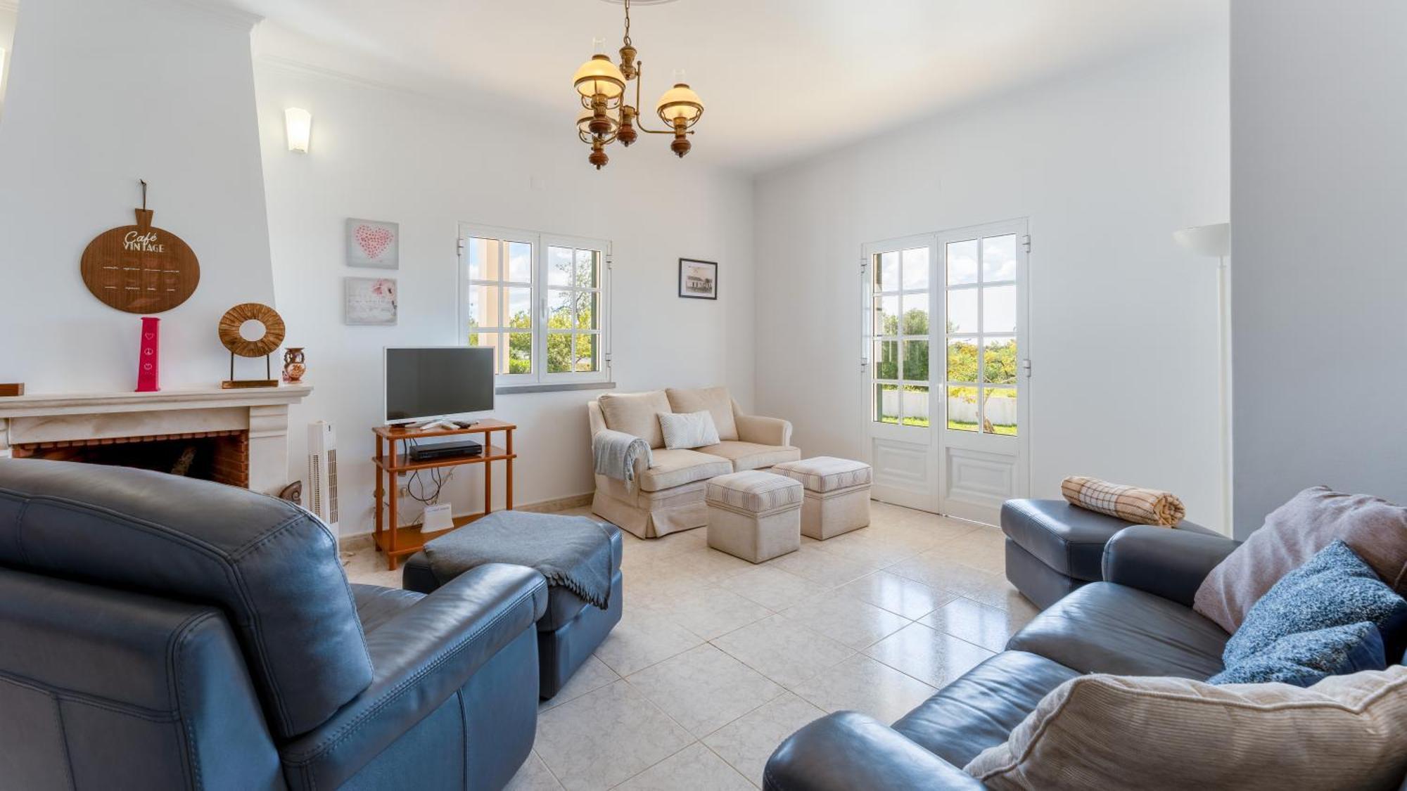 Sunny & Calm 4 Bdr House W/ Pool By Lovelystay Santo Estevao  Buitenkant foto