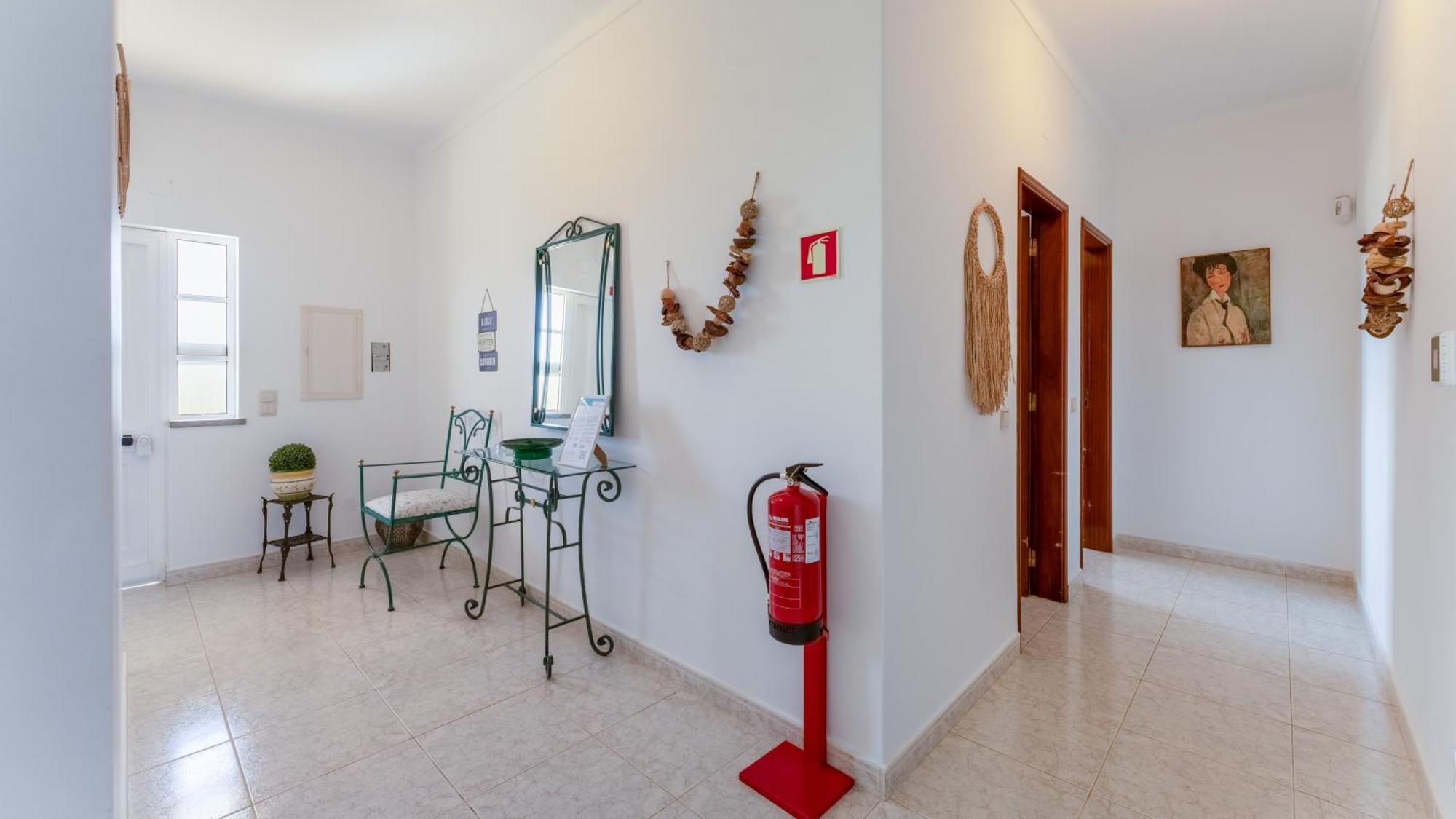 Sunny & Calm 4 Bdr House W/ Pool By Lovelystay Santo Estevao  Buitenkant foto