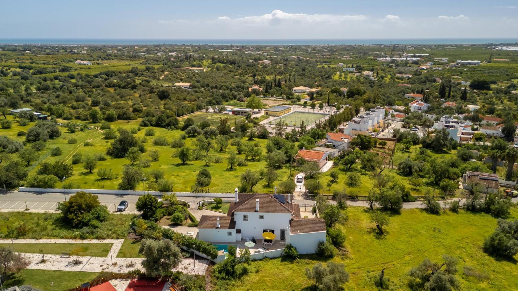 Sunny & Calm 4 Bdr House W/ Pool By Lovelystay Santo Estevao  Buitenkant foto