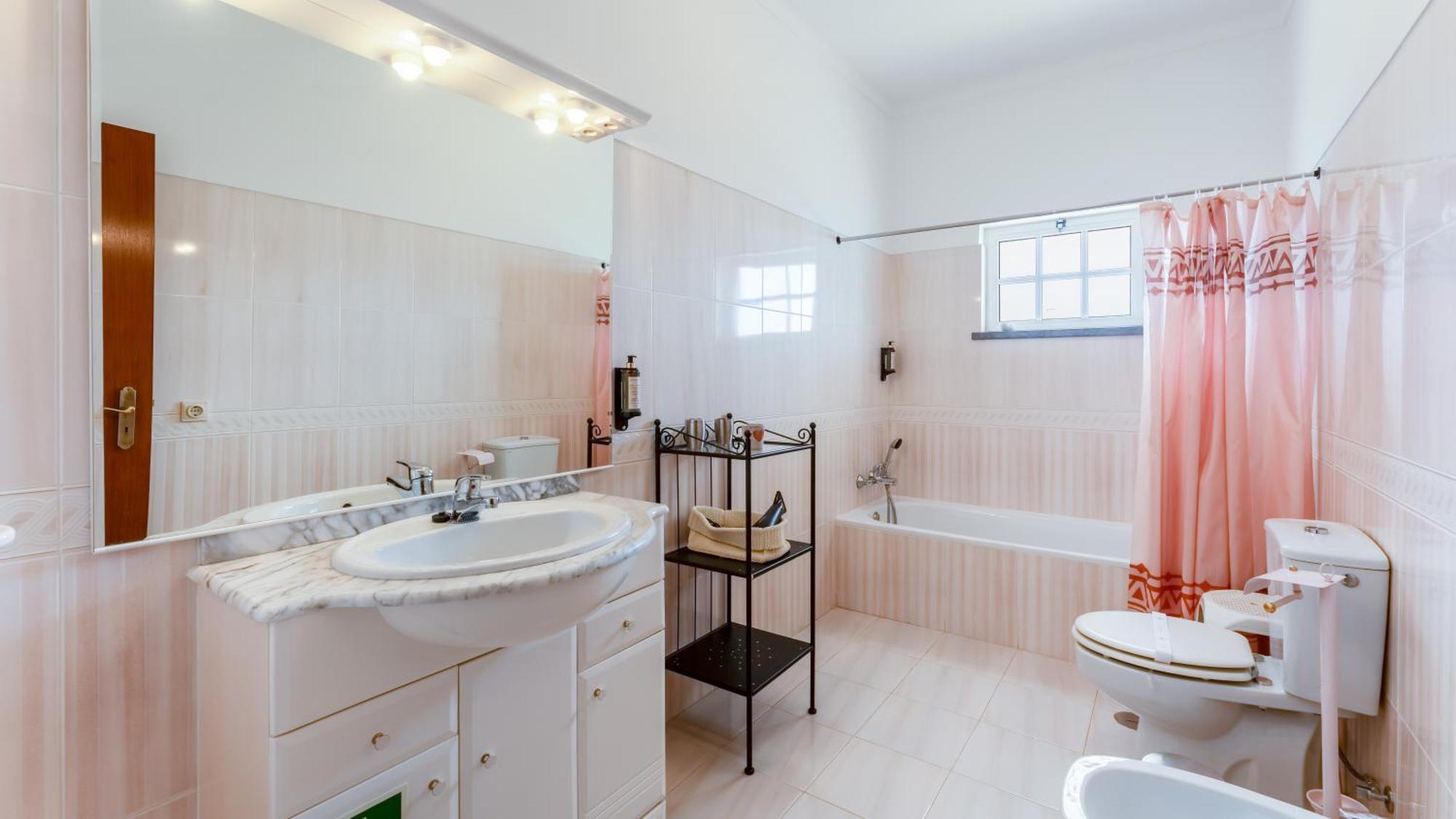Sunny & Calm 4 Bdr House W/ Pool By Lovelystay Santo Estevao  Buitenkant foto